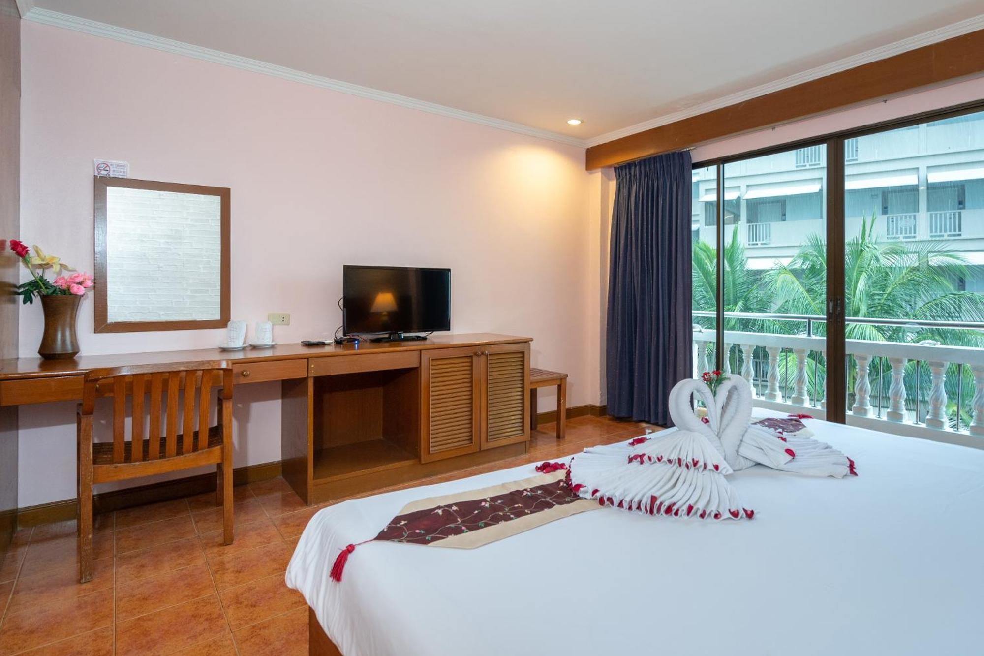 Patong Central Residence And Apartment Buitenkant foto