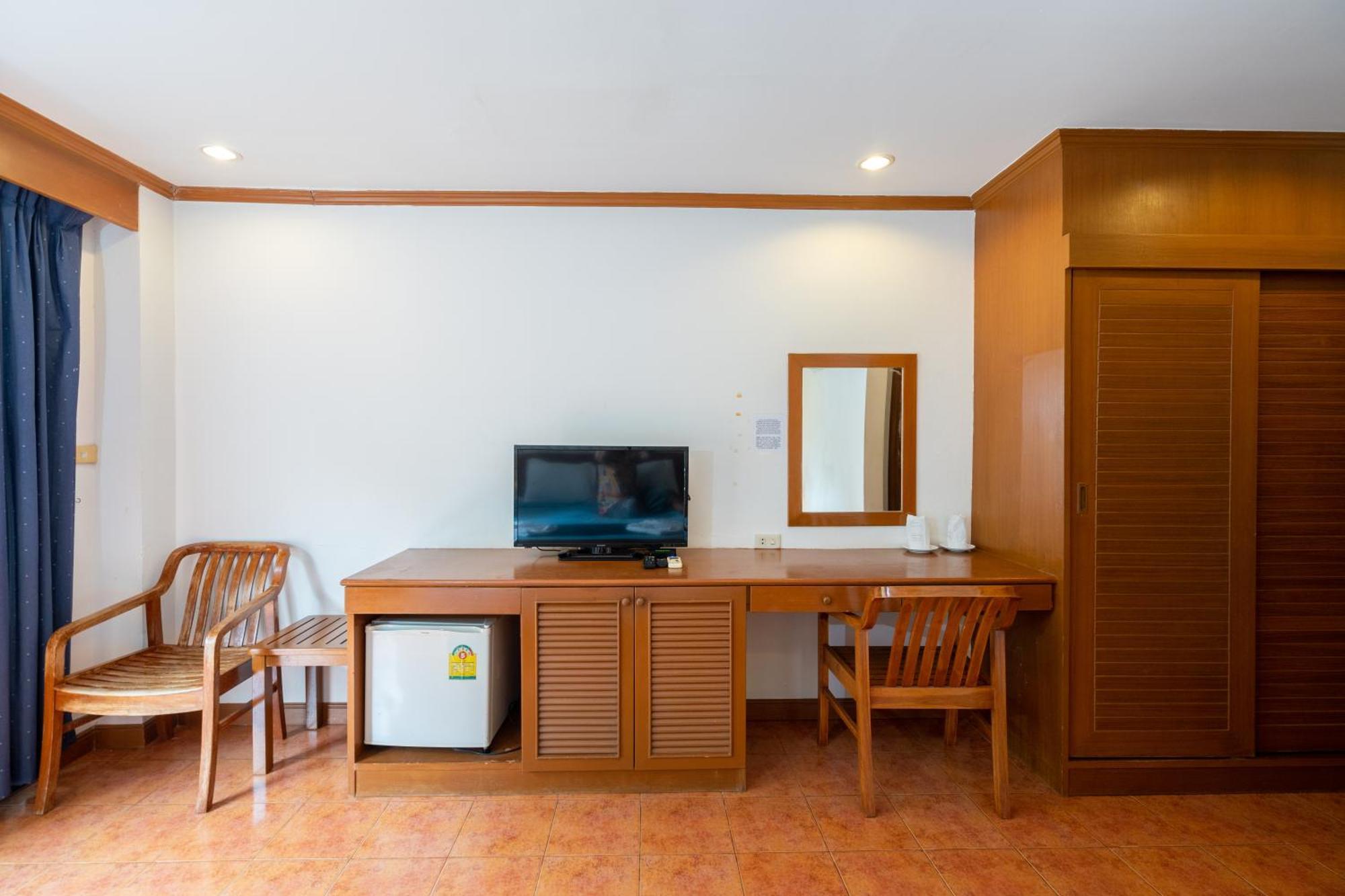 Patong Central Residence And Apartment Buitenkant foto