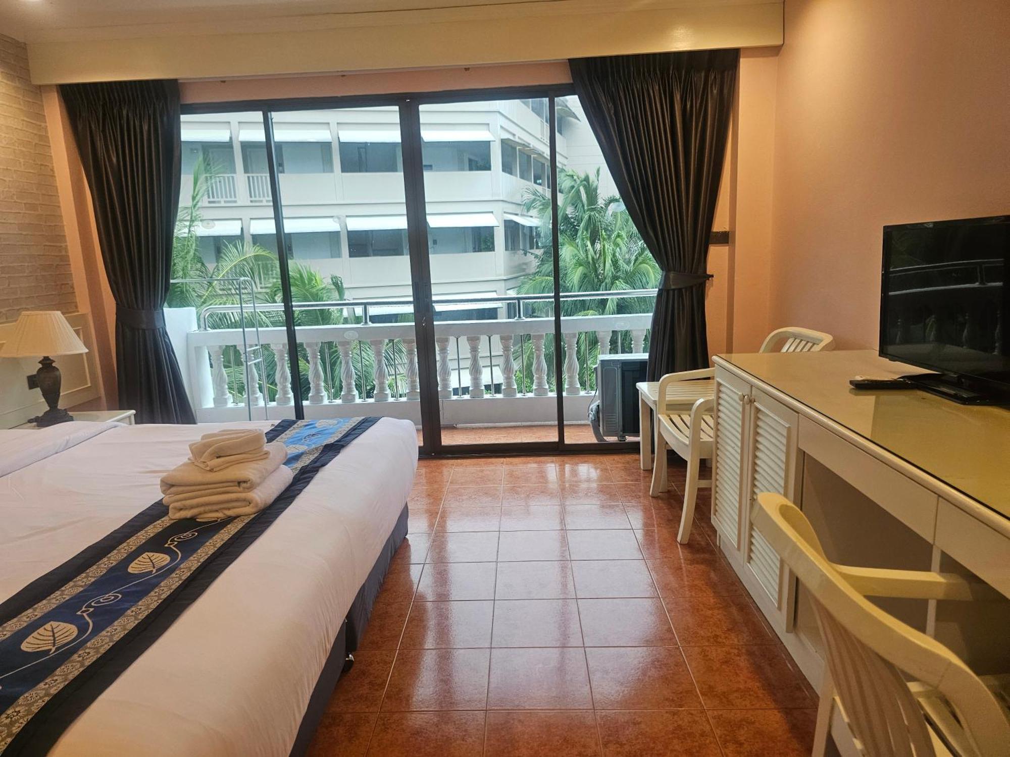 Patong Central Residence And Apartment Buitenkant foto