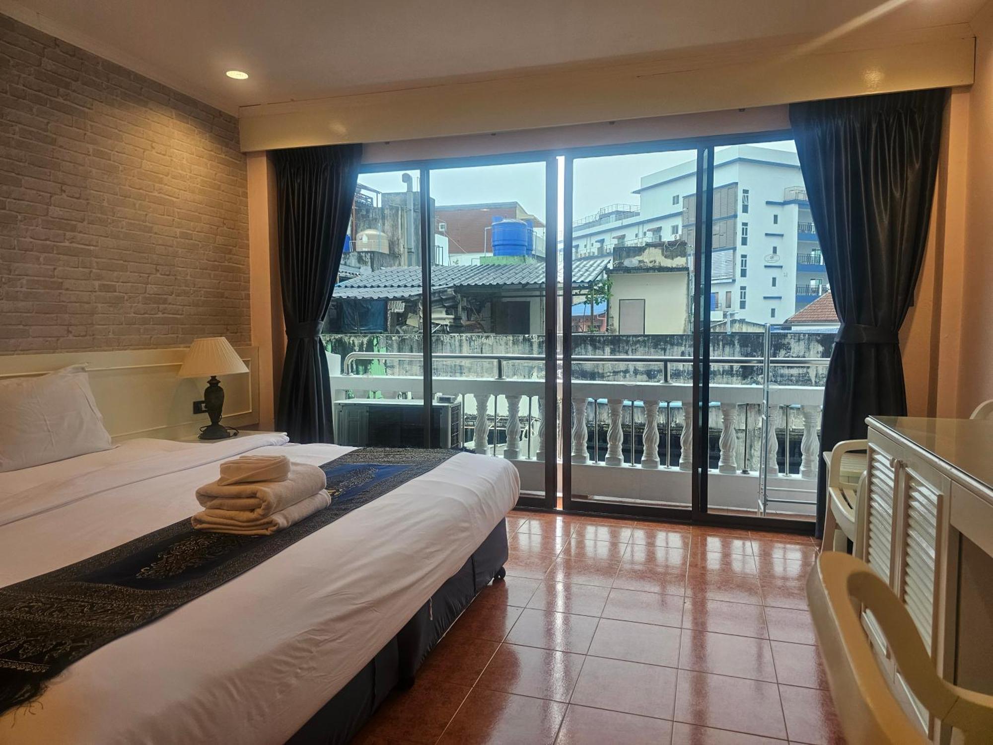 Patong Central Residence And Apartment Buitenkant foto