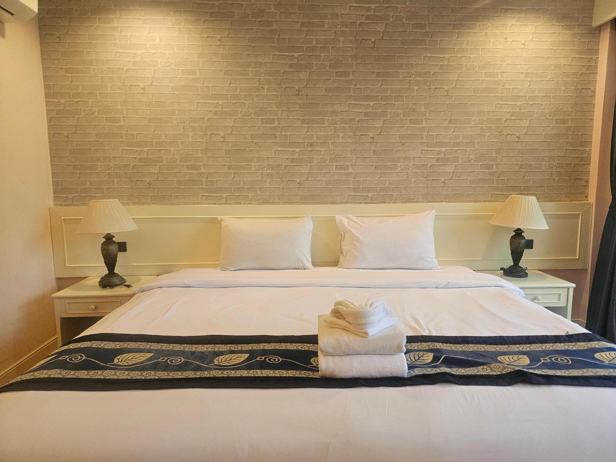 Patong Central Residence And Apartment Buitenkant foto